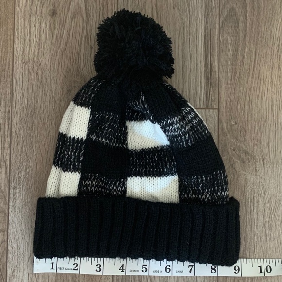 1 LEFT! Buffalo Check Plaid Beanie Pom Winter Hat - Picture 4 of 5